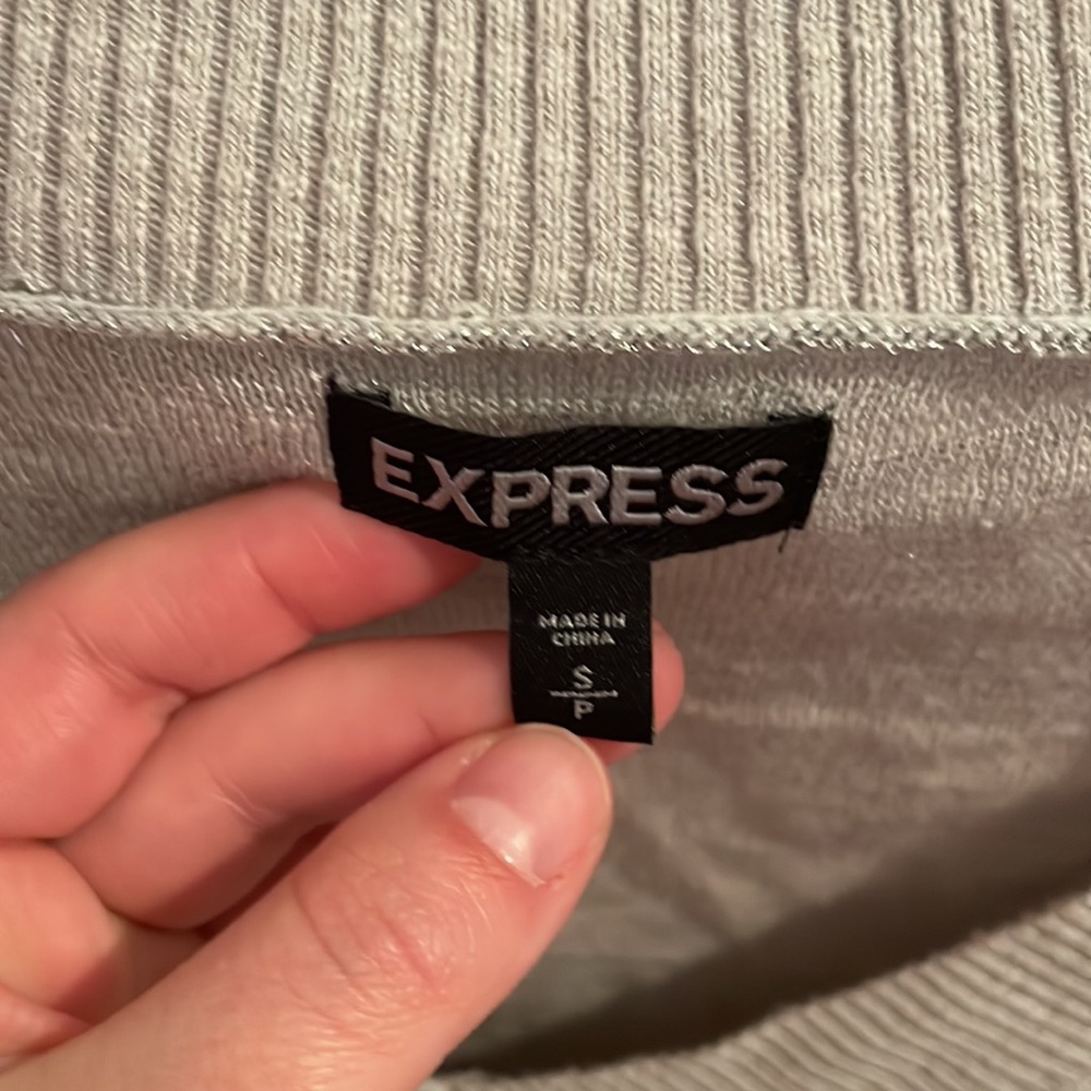 Express Sweater - Picture 3 of 3